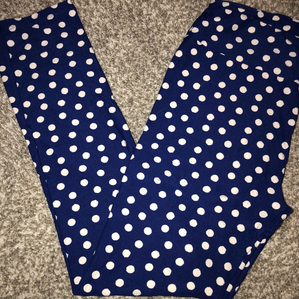 Lularoe one size leggings.